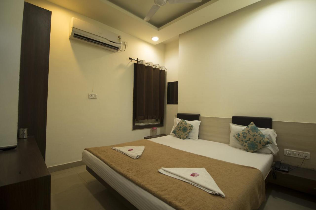 Hotel Maa Ganga Palace Bhopal Exteriör bild