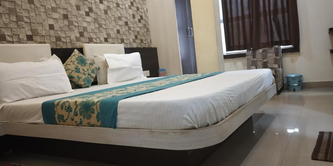 Hotel Maa Ganga Palace Bhopal Exteriör bild